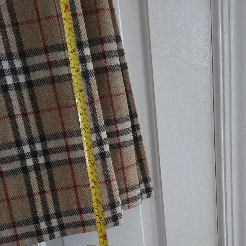 Burberry Beige Plaid A-Line Skirt - Picture 2 of 16